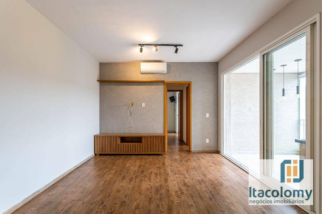 Apartamento à venda com 2 quartos, 72m² - Foto 3