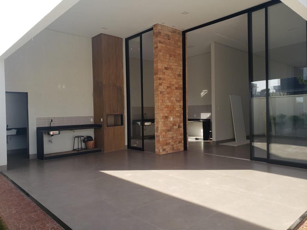 Casa de Condomínio à venda com 3 quartos, 213m² - Foto 1