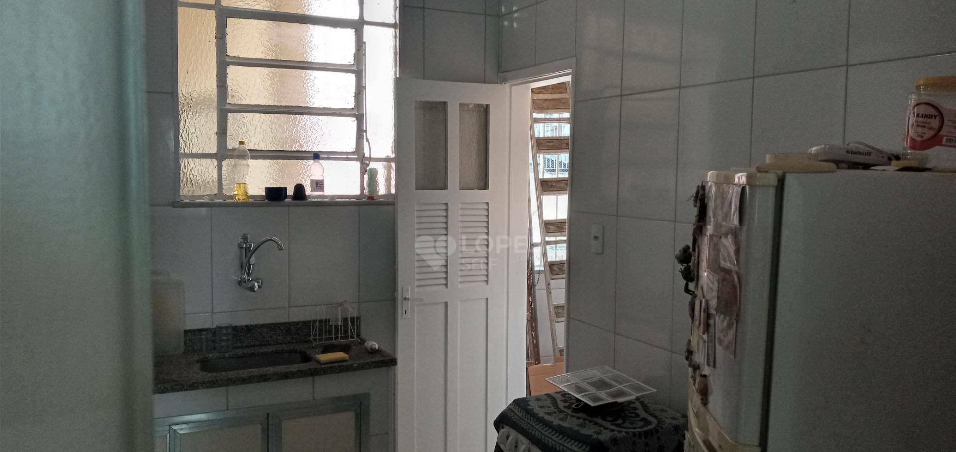 Apartamento à venda com 3 quartos, 150m² - Foto 7