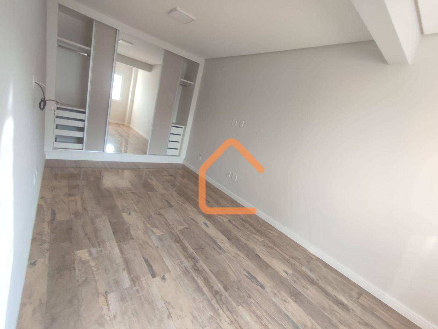 Apartamento à venda com 3 quartos, 110m² - Foto 4