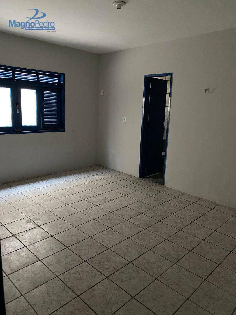 Casa para alugar com 3 quartos, 210m² - Foto 8