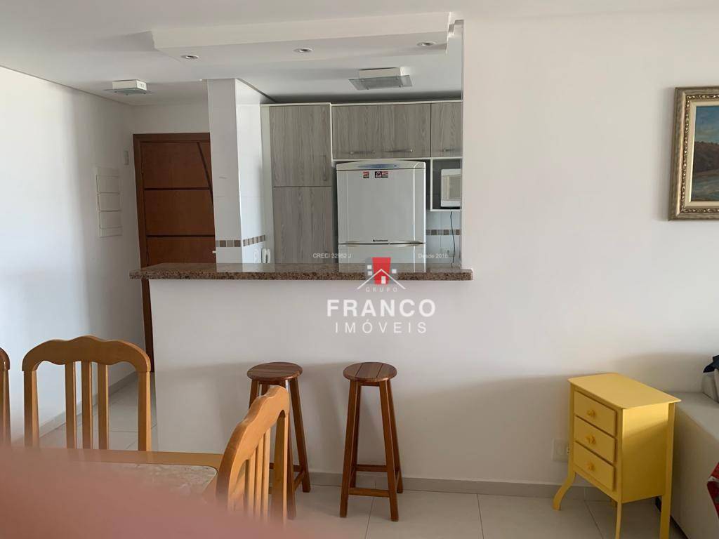 Apartamento à venda com 3 quartos, 123m² - Foto 5