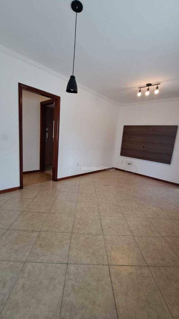 Apartamento à venda com 3 quartos, 61m² - Foto 1