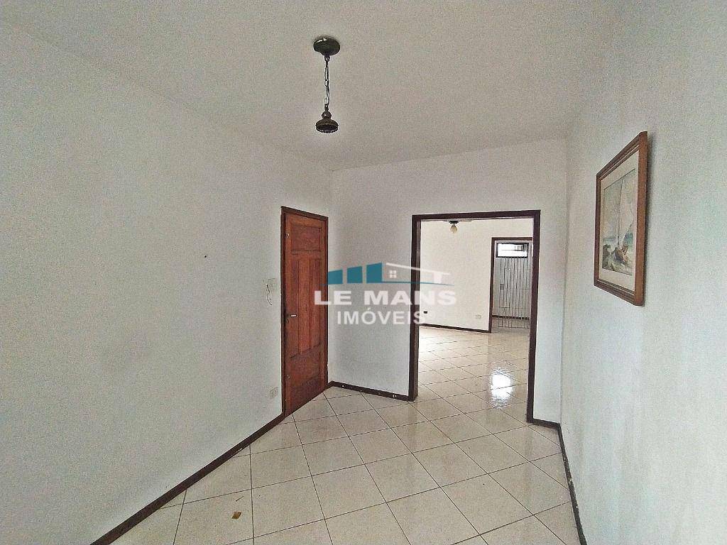 Casa à venda com 3 quartos, 146m² - Foto 1