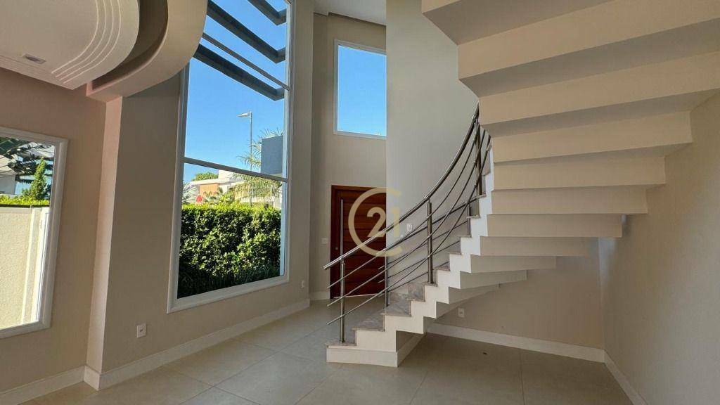 Casa de Condomínio para alugar com 3 quartos, 322m² - Foto 17