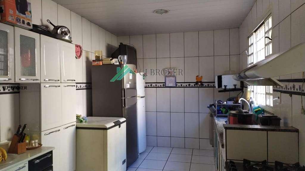 Casa à venda com 4 quartos, 200m² - Foto 9