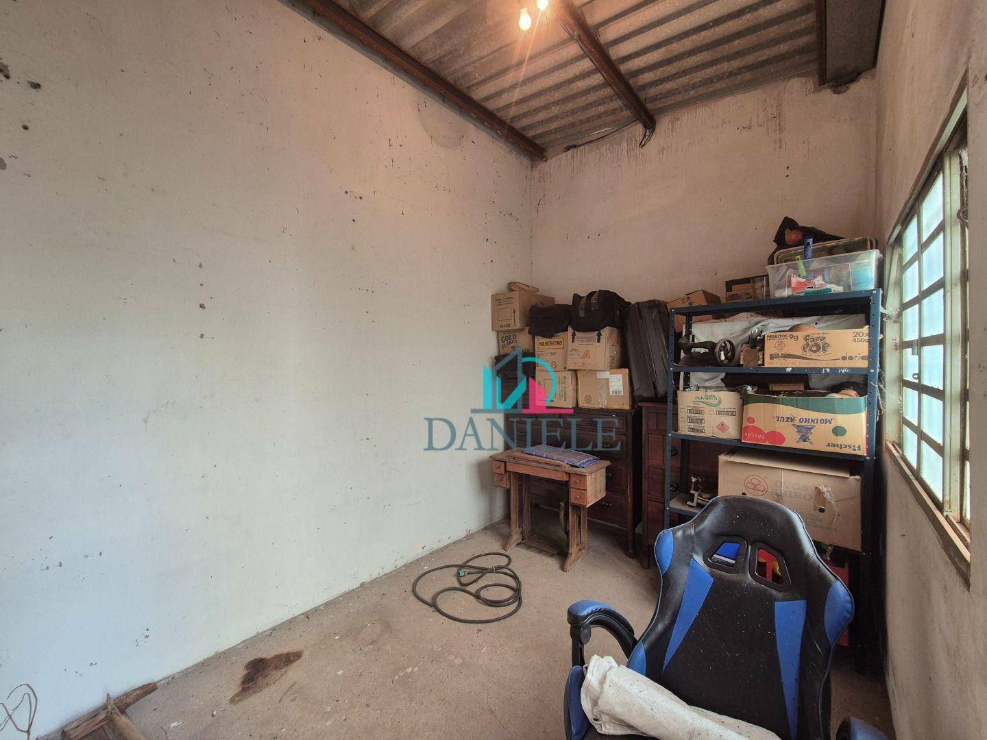 Casa à venda com 3 quartos, 240m² - Foto 14