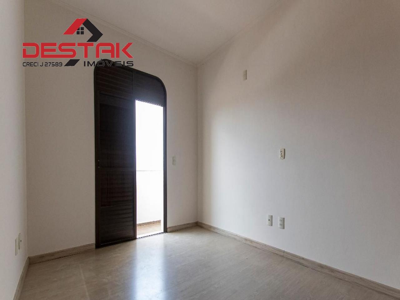 Apartamento para alugar com 3 quartos, 206m² - Foto 11