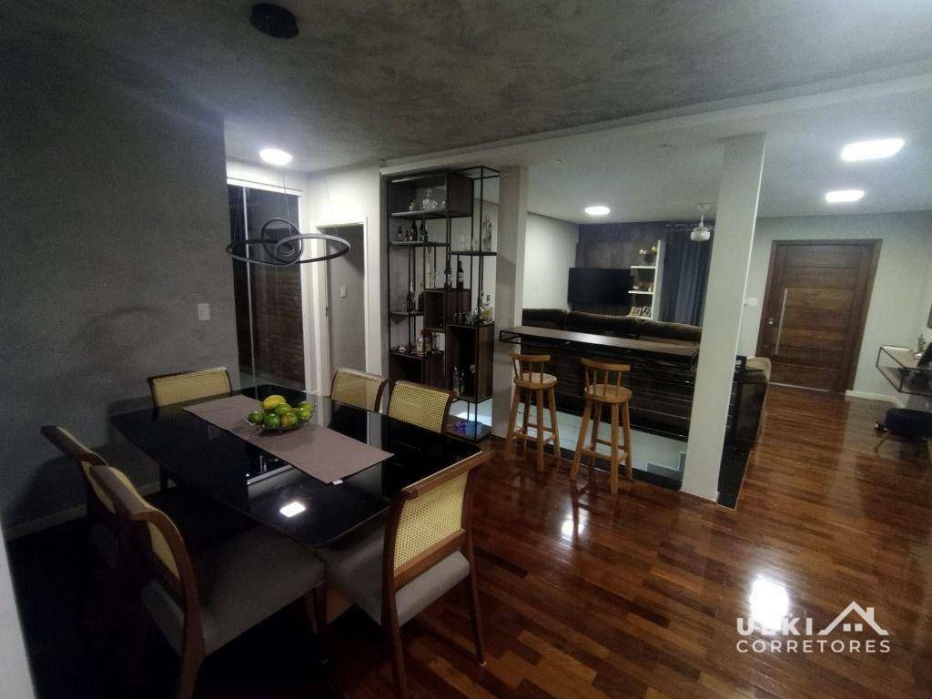 Casa à venda com 3 quartos, 224m² - Foto 14