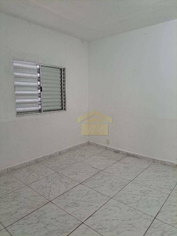 Casa à venda com 3 quartos, 100m² - Foto 4