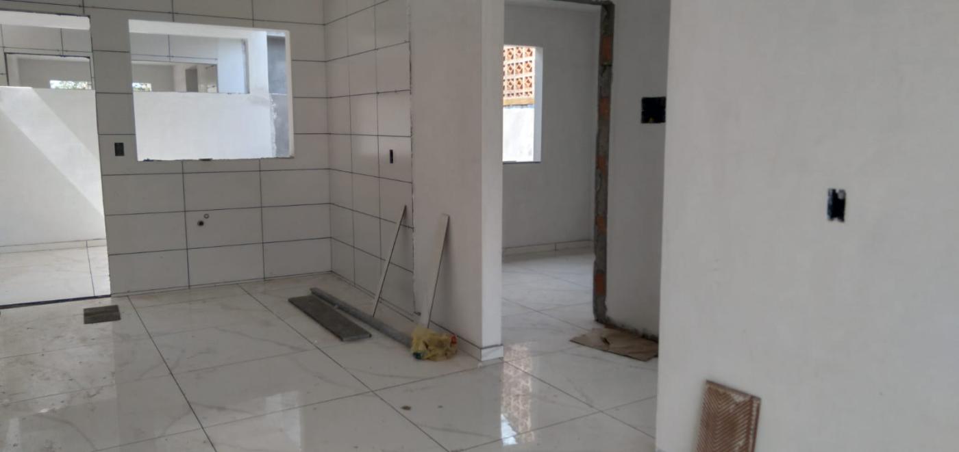 Casa à venda com 2 quartos, 100m² - Foto 2