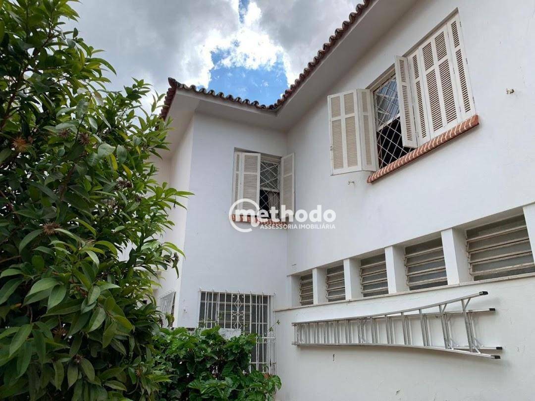 Casa à venda com 3 quartos, 253m² - Foto 2