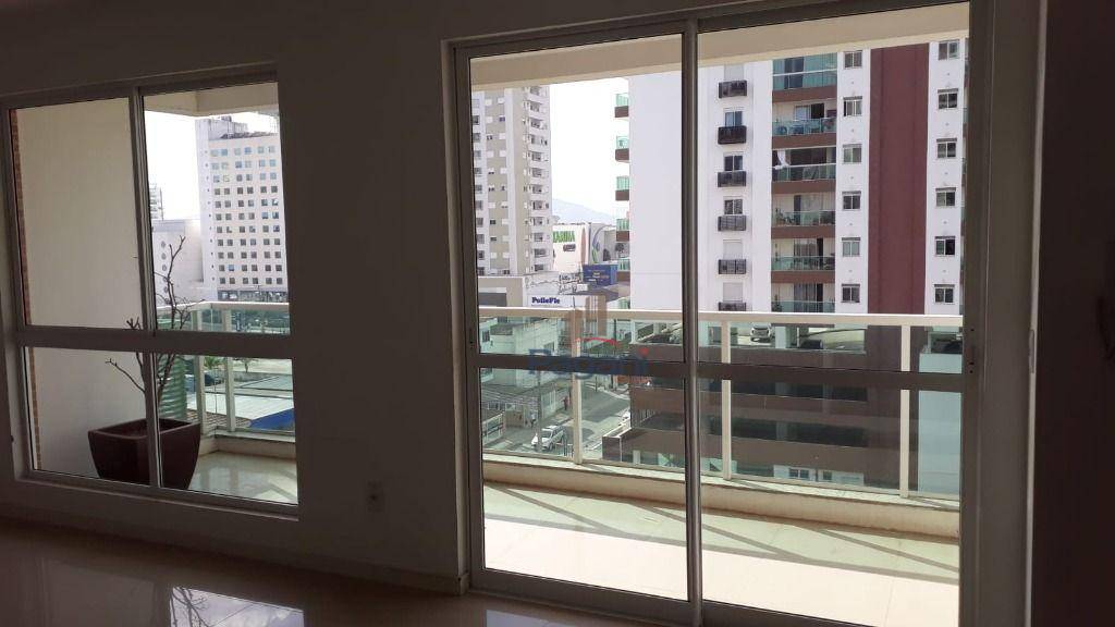 Apartamento à venda com 3 quartos, 104m² - Foto 8