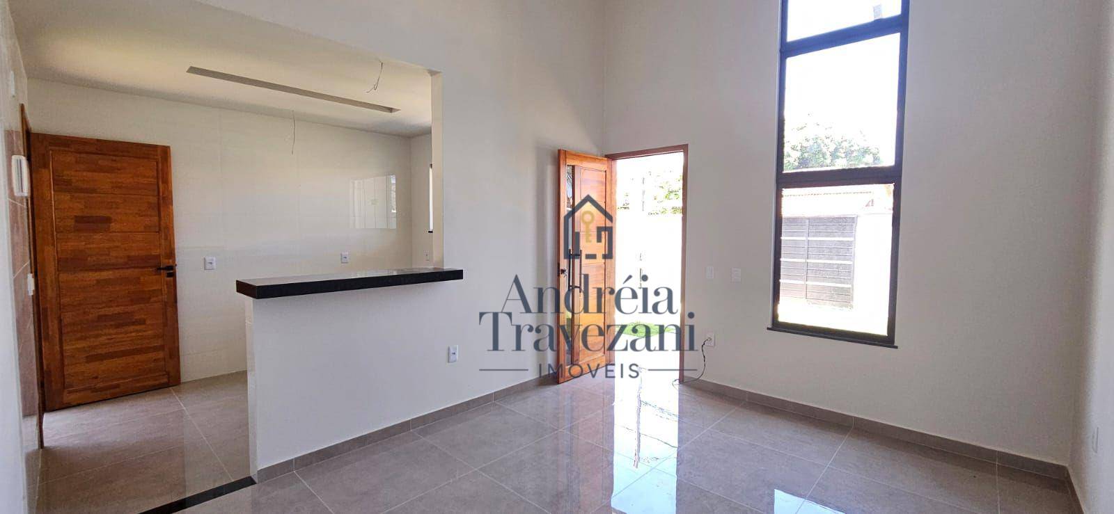 Casa à venda com 2 quartos, 72m² - Foto 4