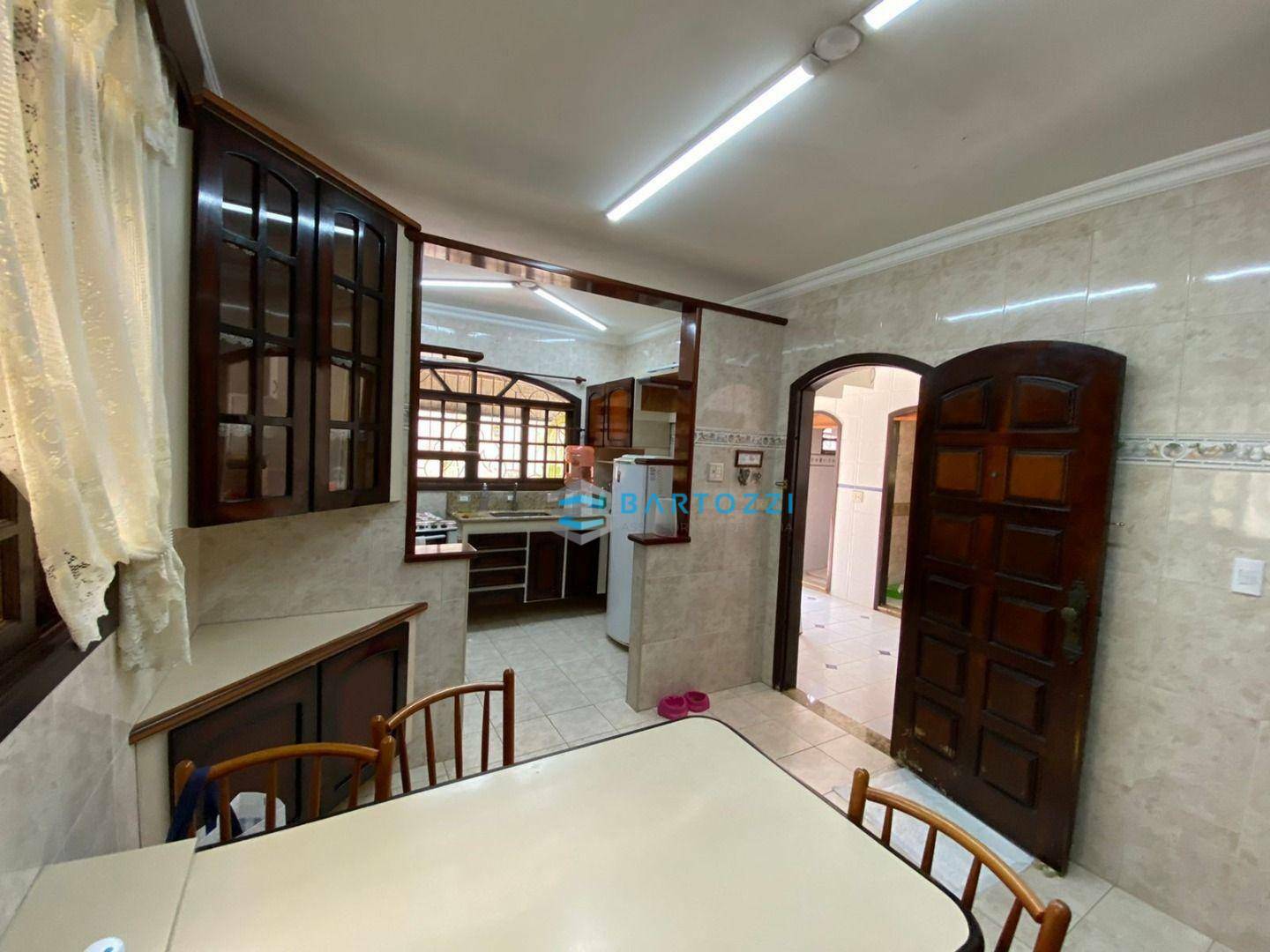 Sobrado para alugar com 4 quartos, 313m² - Foto 12