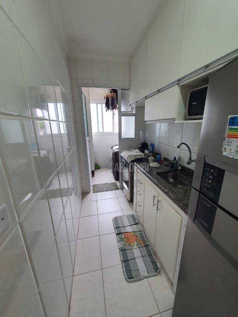 Apartamento à venda com 2 quartos, 71m² - Foto 3