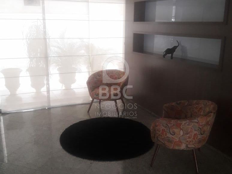 Apartamento à venda com 3 quartos, 140m² - Foto 2