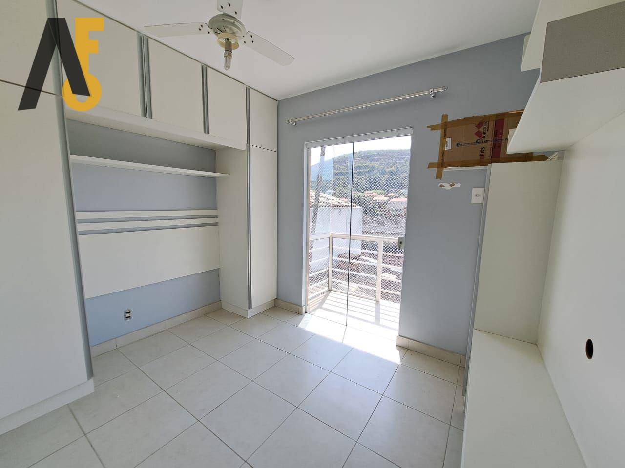 Casa à venda com 3 quartos, 90m² - Foto 11