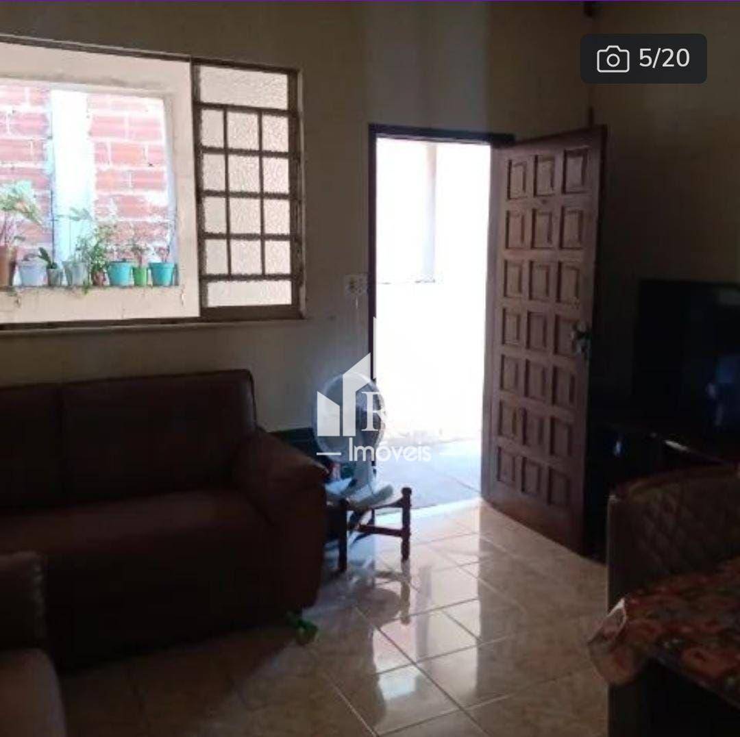 Casa à venda com 4 quartos, 1m² - Foto 13