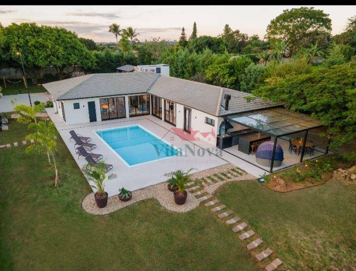 Chácara à venda com 4 quartos, 355m² - Foto 1