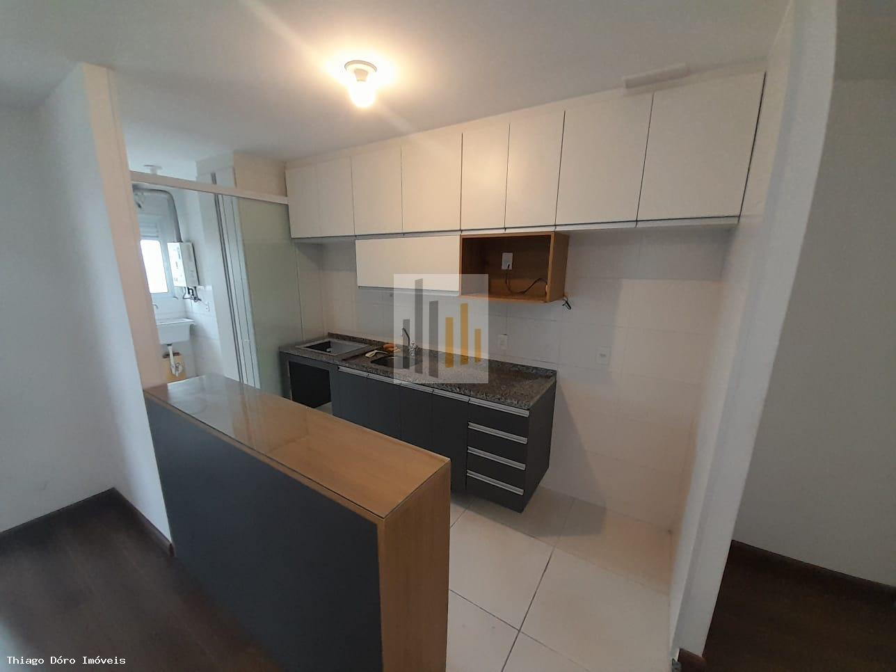 Apartamento à venda com 3 quartos, 80m² - Foto 2