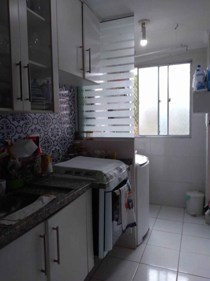 Apartamento à venda com 2 quartos, 42m² - Foto 2