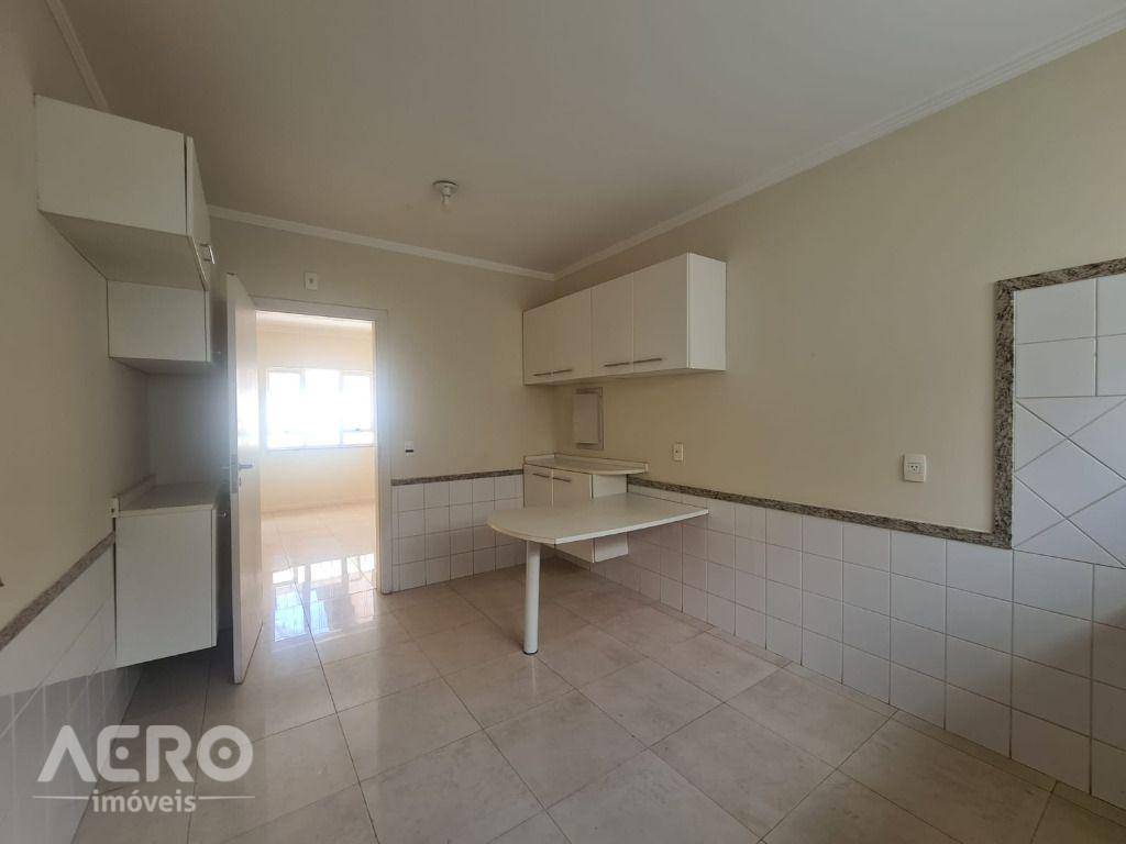 Casa de Condomínio à venda com 4 quartos, 224m² - Foto 18