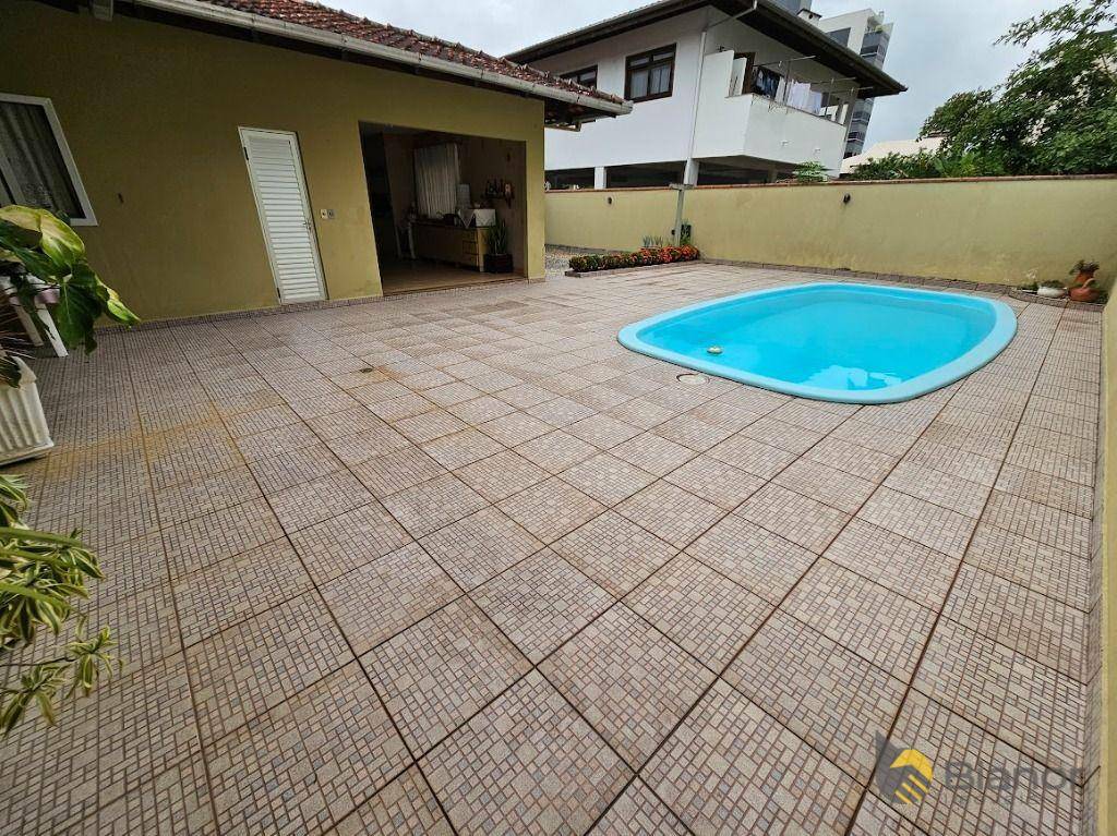 Casa à venda com 2 quartos, 251m² - Foto 27