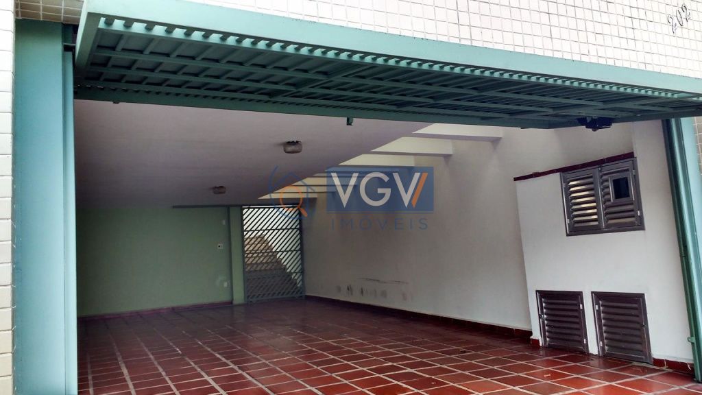 Casa à venda com 3 quartos, 250m² - Foto 1