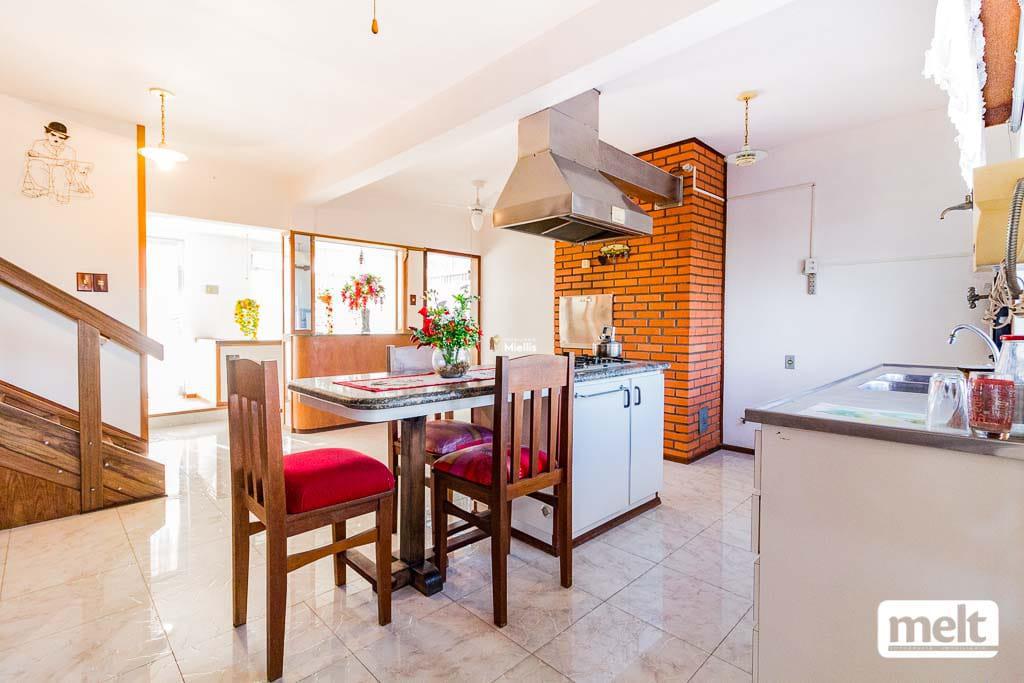 Casa à venda com 1 quarto, 220m² - Foto 3