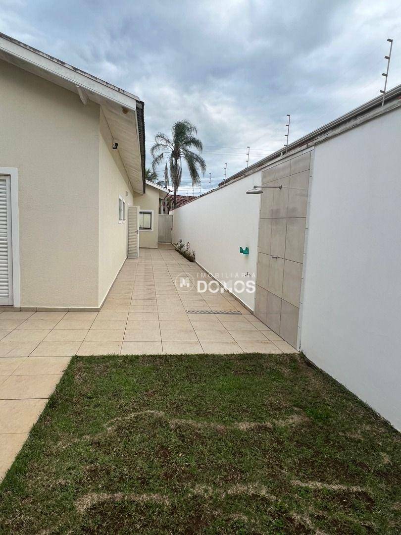 Casa para alugar com 3 quartos, 217m² - Foto 13