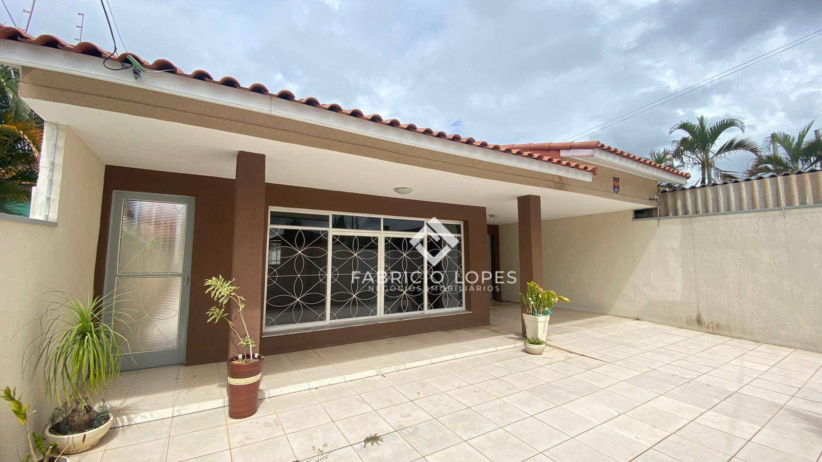 Casa à venda com 3 quartos, 179m² - Foto 2