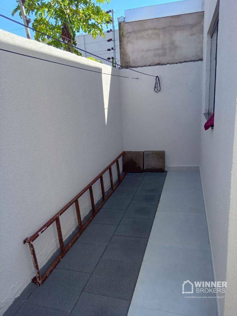 Casa à venda com 2 quartos, 56m² - Foto 12