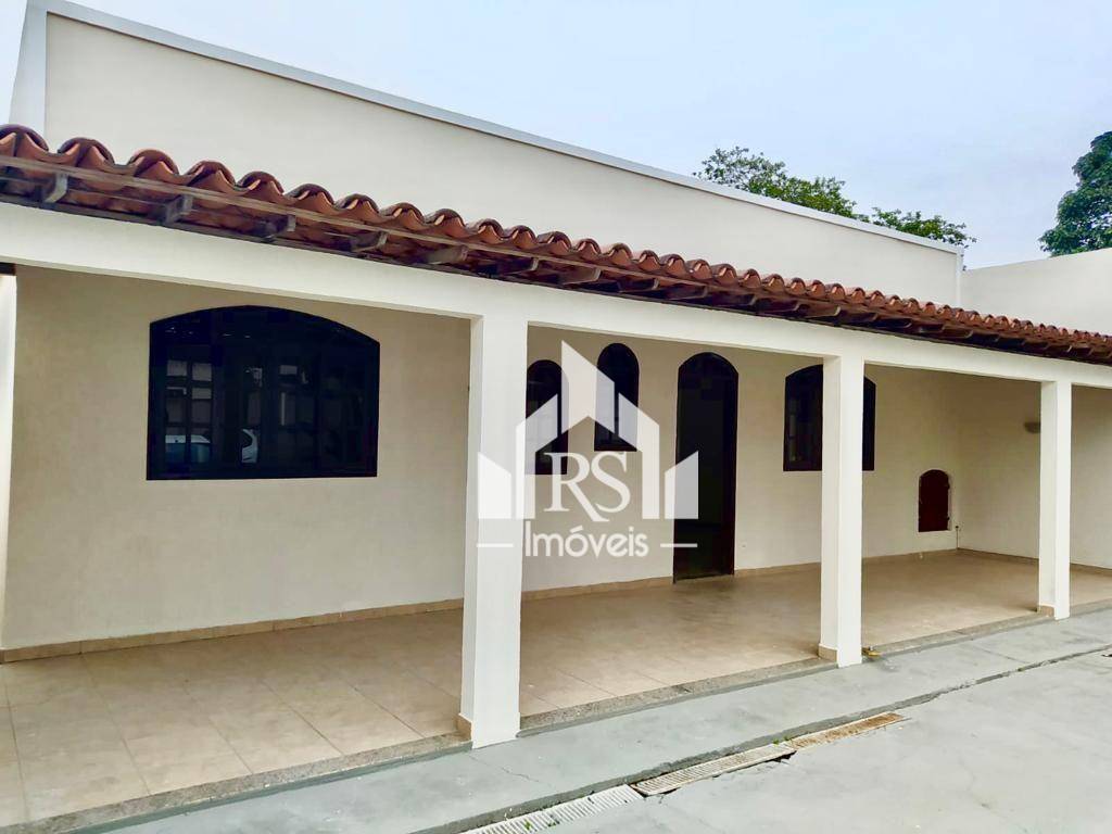 Casa à venda com 2 quartos, 120m² - Foto 1