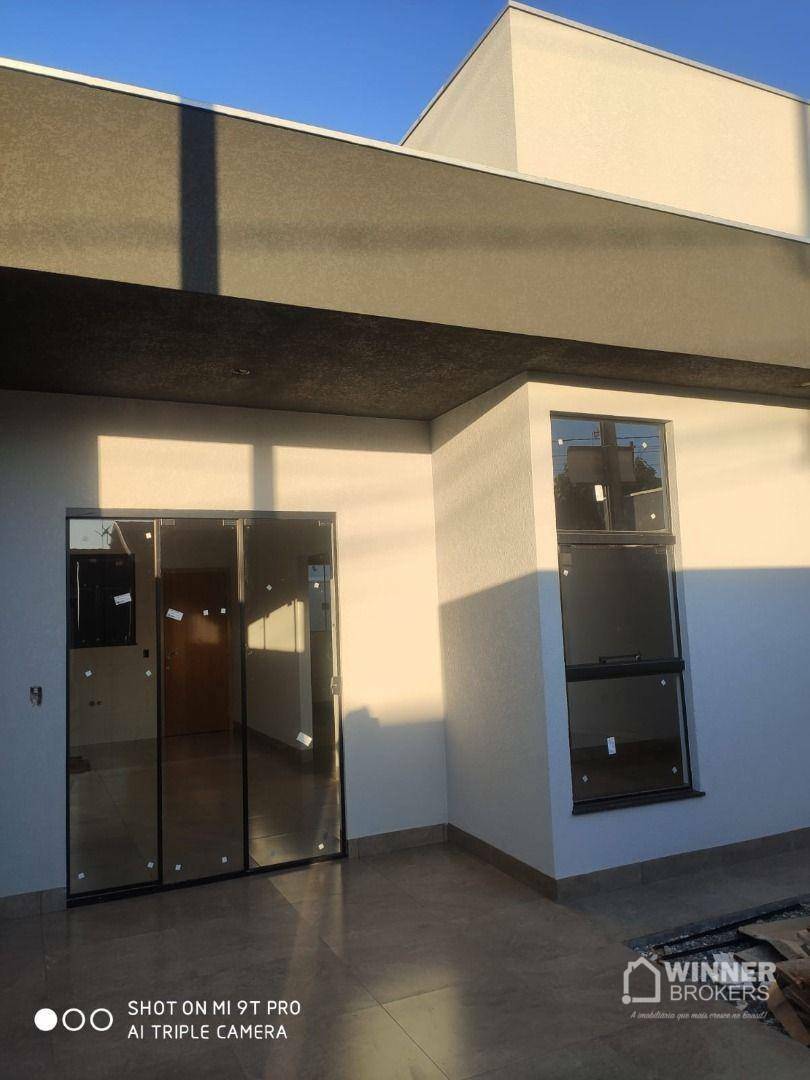 Casa à venda com 2 quartos, 70m² - Foto 2