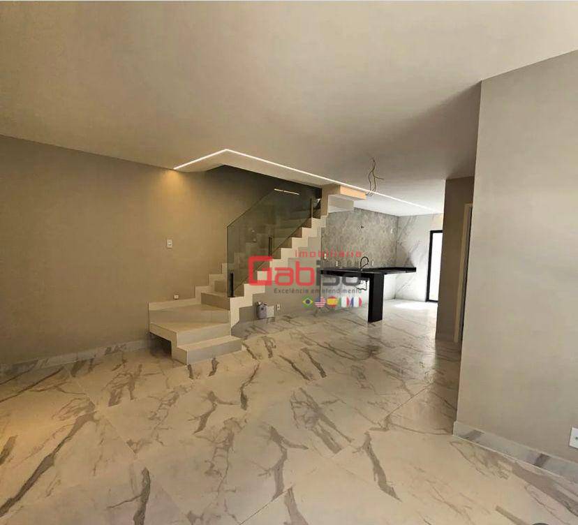 Casa à venda com 4 quartos, 141m² - Foto 4