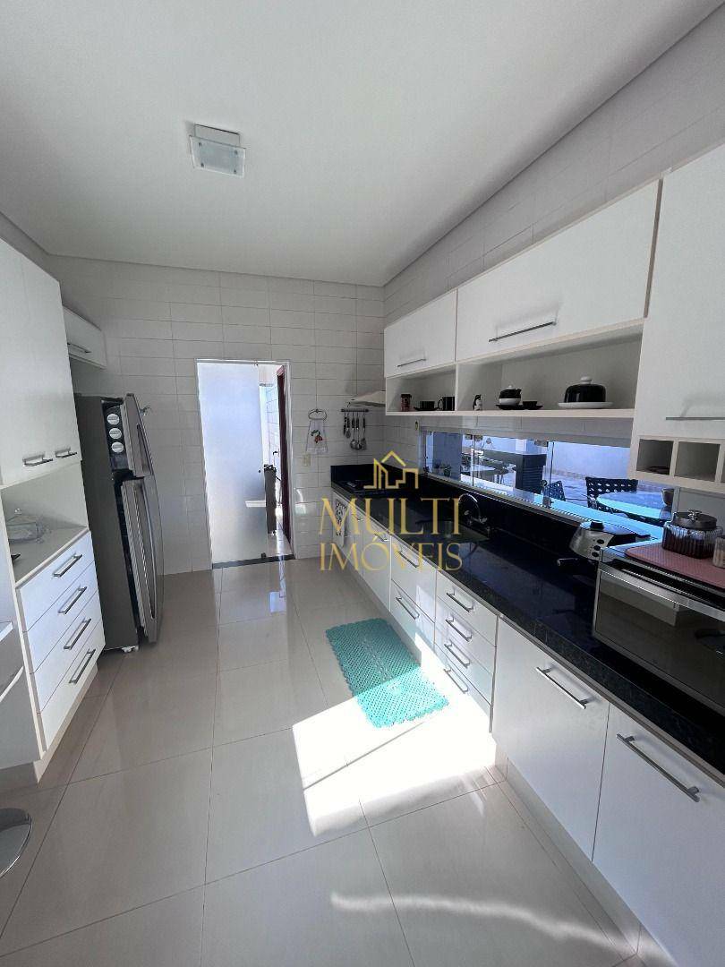 Sobrado à venda com 4 quartos, 300m² - Foto 11