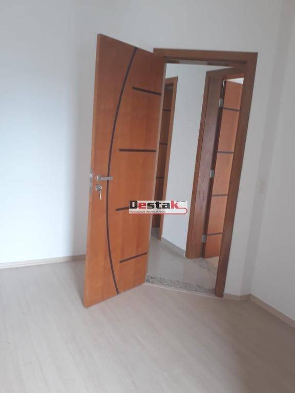 Apartamento à venda com 2 quartos, 50m² - Foto 18