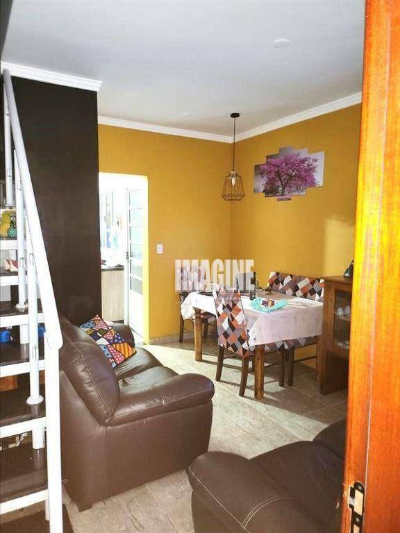 Sobrado à venda com 2 quartos, 54m² - Foto 1