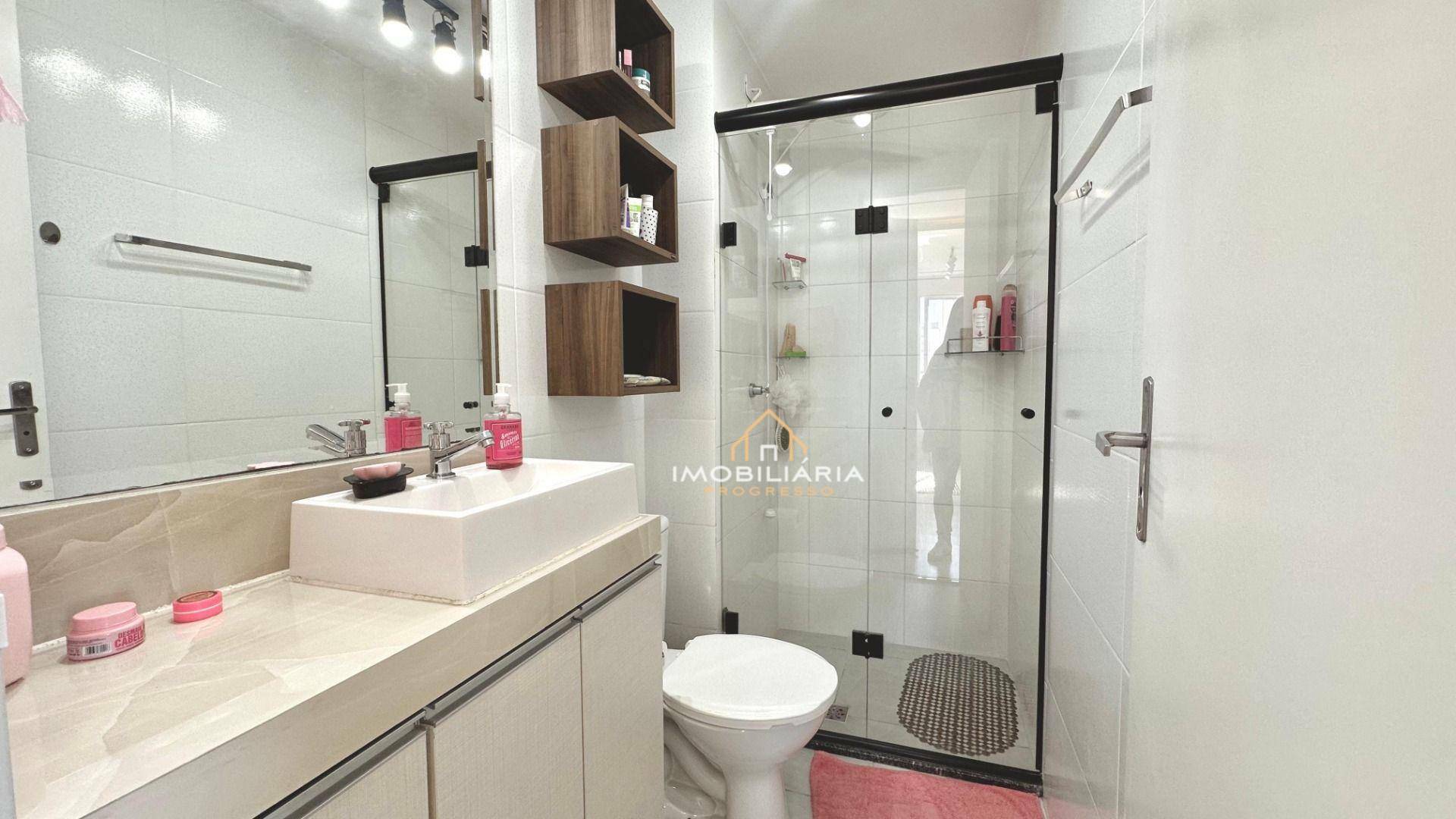 Apartamento para alugar com 2 quartos, 65m² - Foto 18
