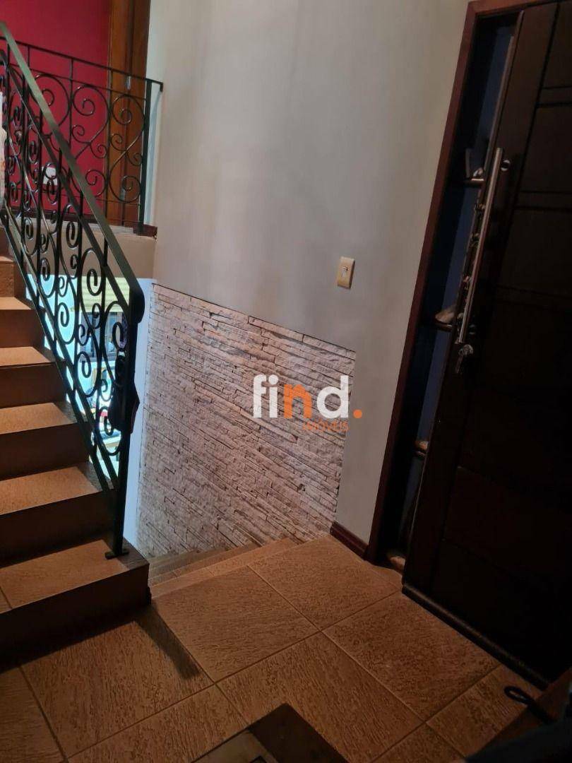 Casa à venda com 4 quartos, 250m² - Foto 10