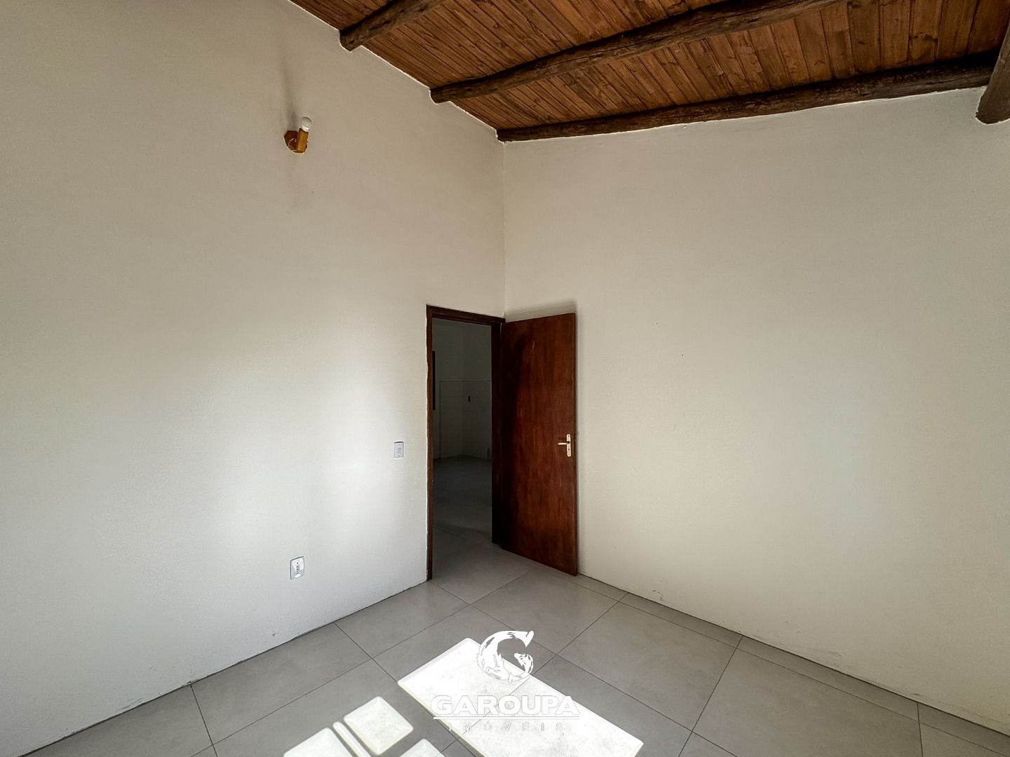 Casa à venda com 2 quartos, 70m² - Foto 10