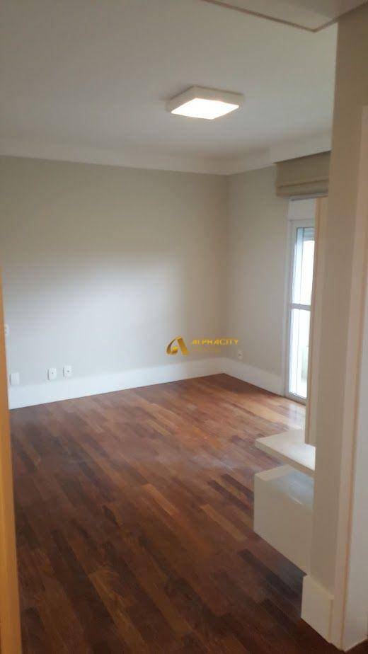 Apartamento para alugar com 3 quartos, 202m² - Foto 8