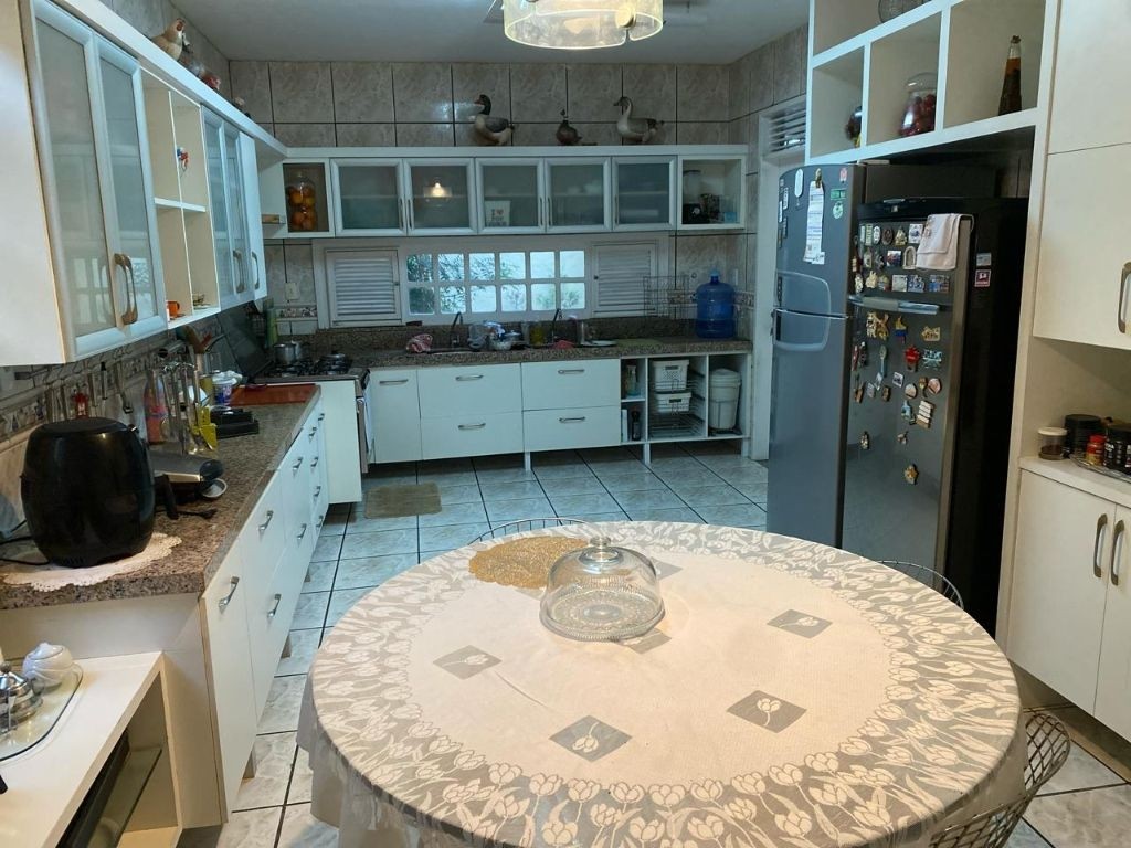 Casa para alugar com 5 quartos, 435m² - Foto 11