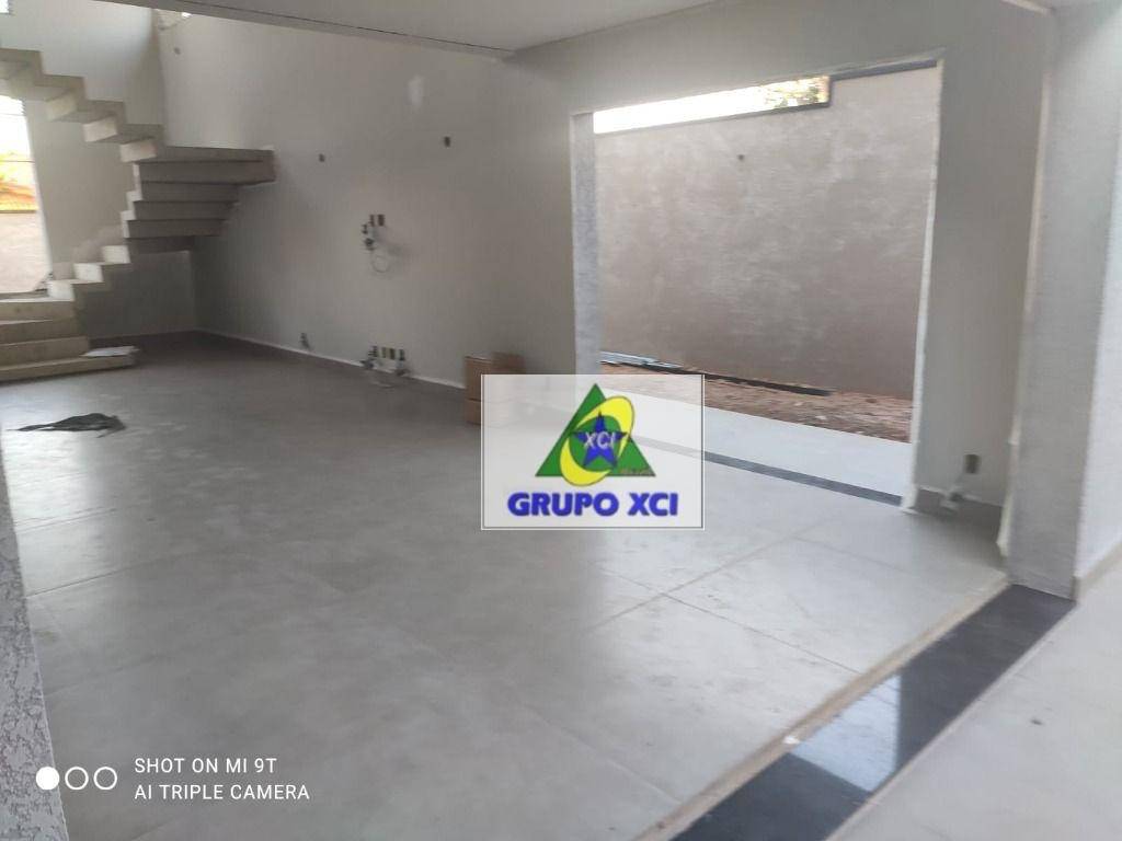 Casa à venda com 3 quartos, 178m² - Foto 14