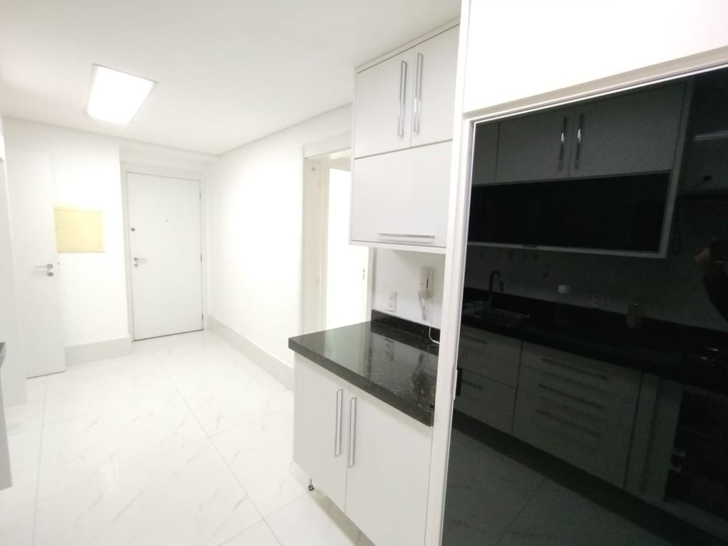 Apartamento à venda com 3 quartos, 155m² - Foto 28