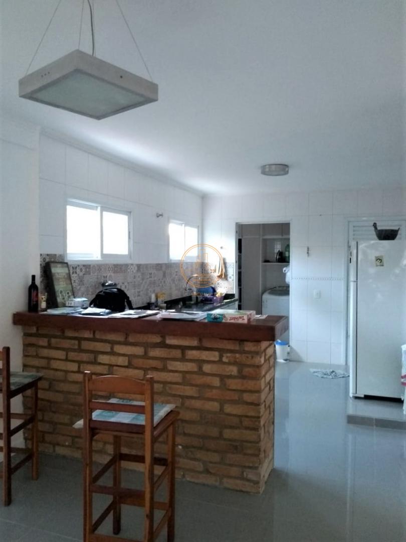 Casa à venda com 4 quartos, 240m² - Foto 5