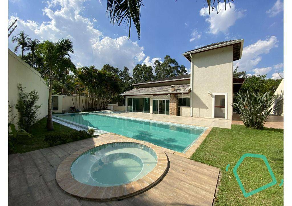 Casa de Condomínio para alugar com 3 quartos, 500m² - Foto 2
