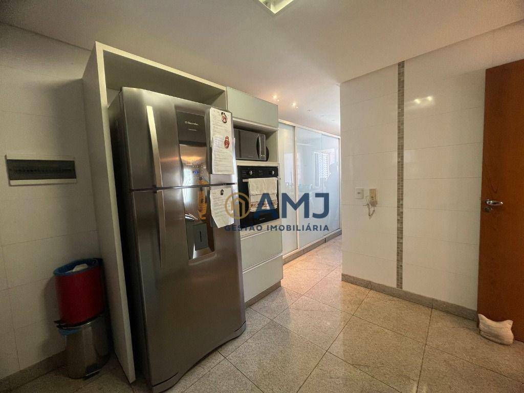 Apartamento à venda com 3 quartos, 140m² - Foto 6