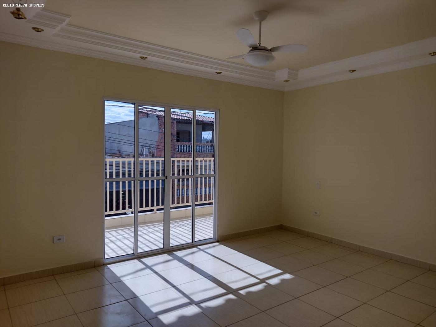 Casa à venda com 3 quartos, 178m² - Foto 1
